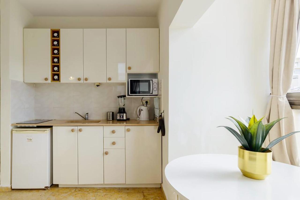 תל אביב Bright And Spacious Loft By The Sea With Bomb Shelter מראה חיצוני תמונה